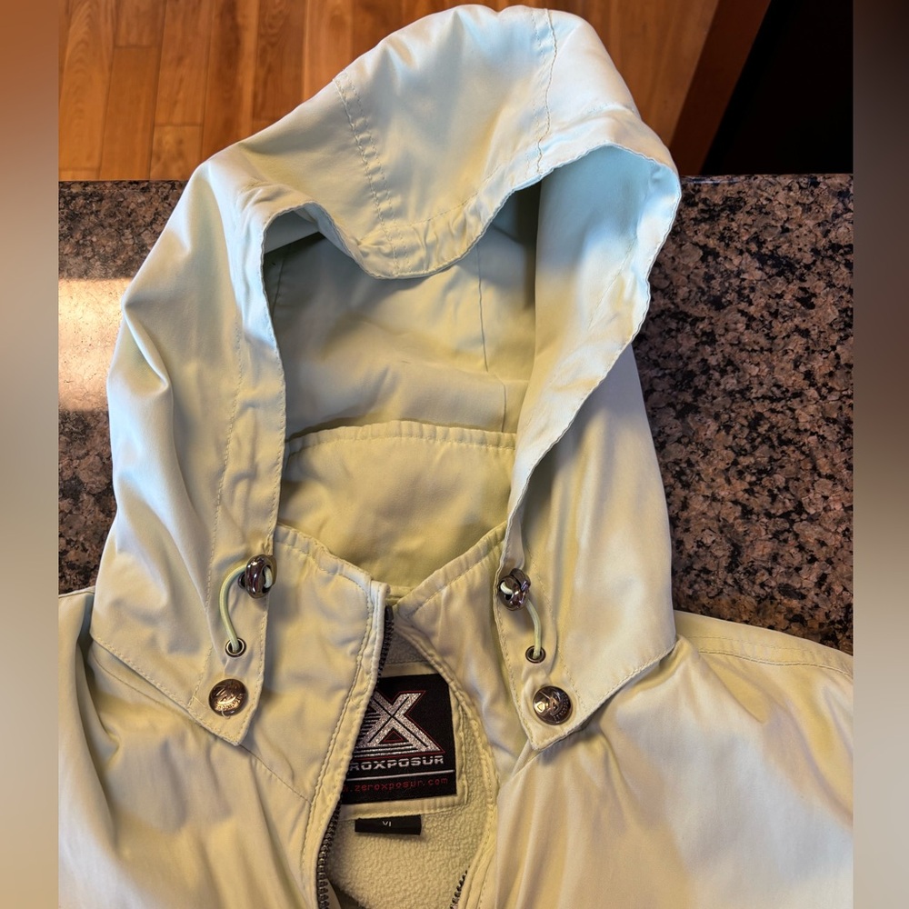 Women’s Zero Xposure Coat - Picture 2 of 15